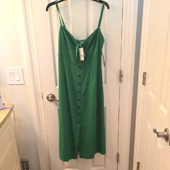 NWT Soho Green Spaghetti Strap Midi Dress With Adjustable Straps Size M (Bin 5) - Picture 1 of 11